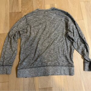 Men's North Face Cozy Gray Sweater. L.